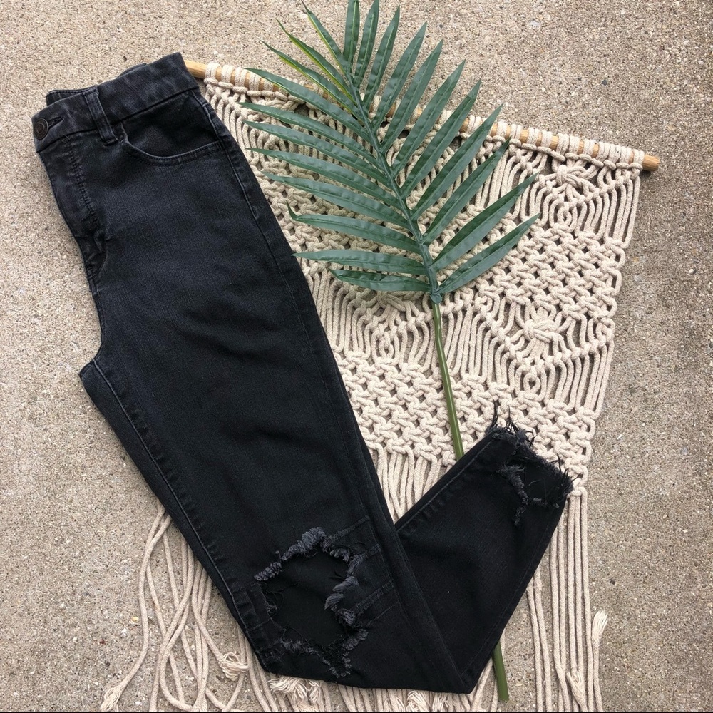 American Eagle Distressed Black Hi-Rise Jeans Size 2